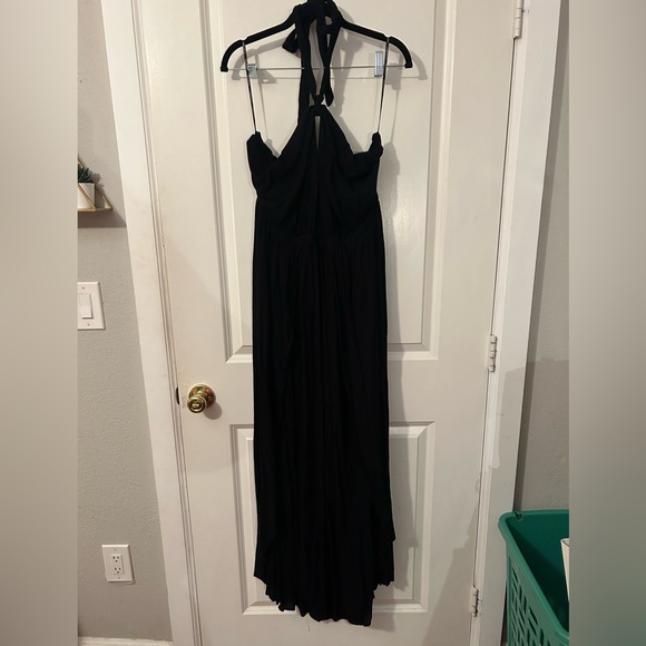 Forever 21 Dresses & Skirts - Forever 21 Plus Size Black Halter Maxi Dress